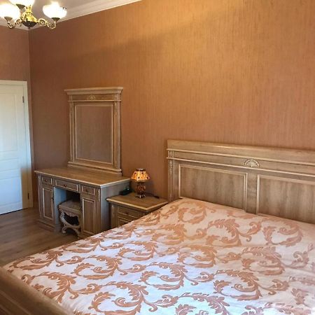 Rustaveli Apartment City Centre Tbilisi Ngoại thất bức ảnh